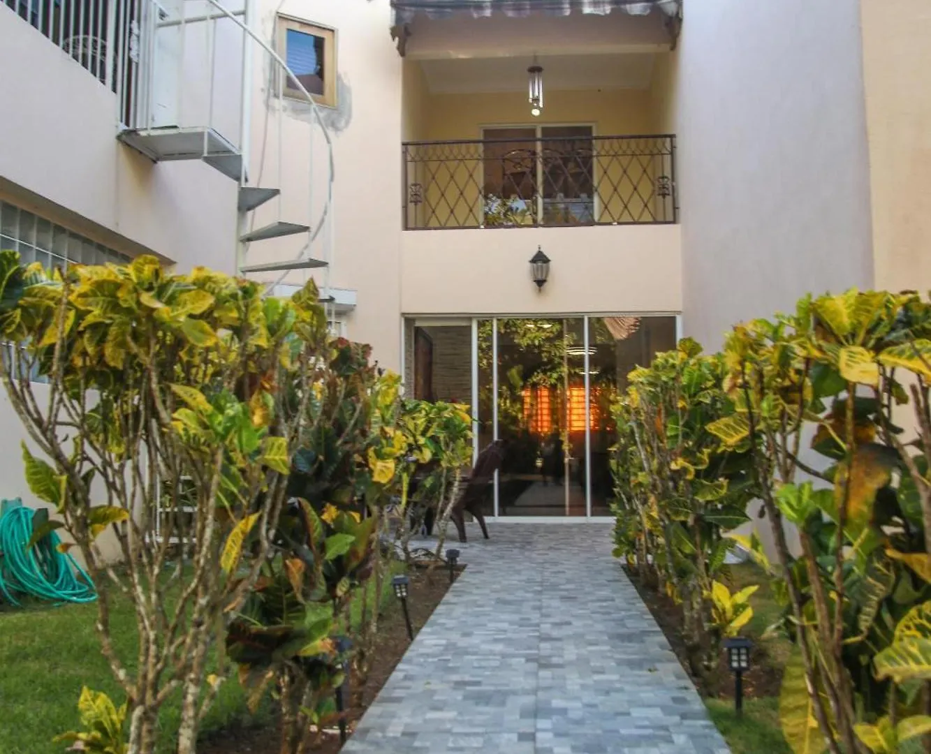 Apartamento Boutique: Juan Dolio Golf Retreat with Pool & 24/7 Security Apartment